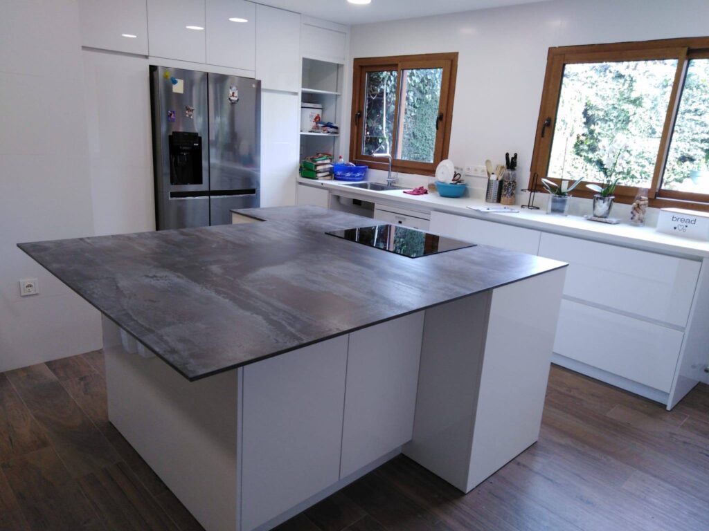 Cocina encimera mármol